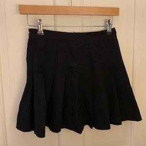 Brandy Melville pleated skirt
